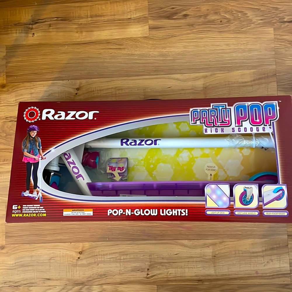 Brand New Razor Scooter with Light up deck